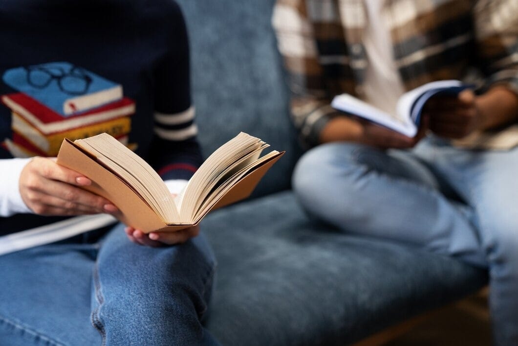 EIN BUCH LESEN 1 MIN